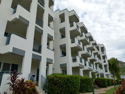 Madison Ocean Breeze Apartments - Accommodation Search 7