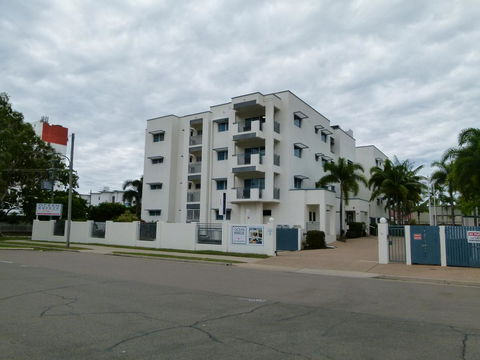 Madison Ocean Breeze Apartments - Accommodation Search 6