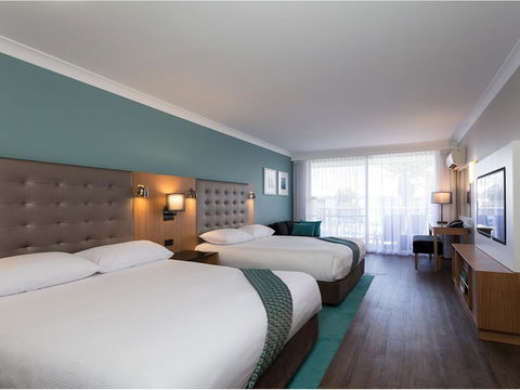 Sea World Resort - Accommodation Search 1
