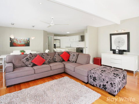 Beach House On Tradewinds Avenue - Accommodation Search 3