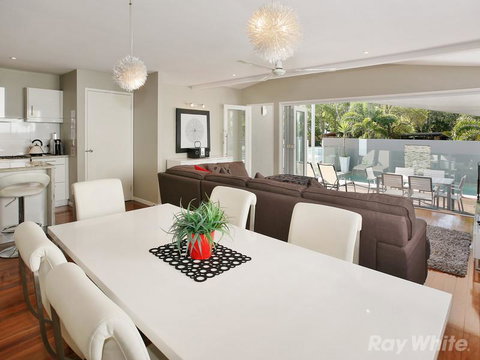 Beach House On Tradewinds Avenue - Accommodation Search 5