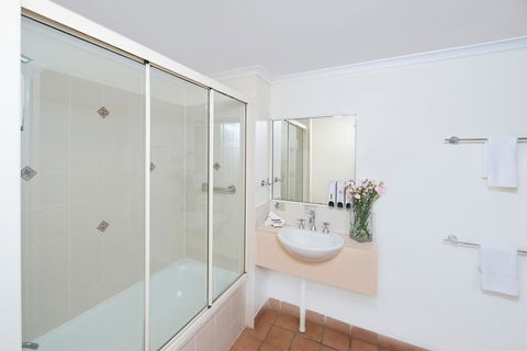 Park Regis Anchorage - Accommodation Search 10