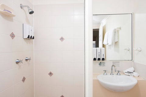 Park Regis Anchorage - Accommodation Search 9