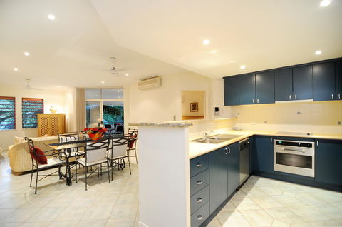 Oasis At Palm Cove - Accommodation Search 12