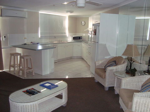 Grosvenor Beachfront Apartments Surfers Paradise - Accommodation Search 14