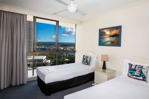Seacrest Beachfront Apartments Surfers Paradise - Accommodation Search 18