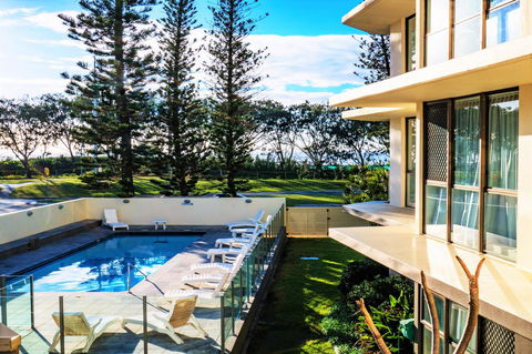 Seacrest Beachfront Apartments Surfers Paradise - Accommodation Search 40