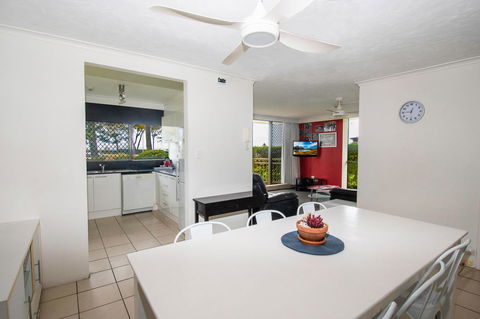 Seacrest Beachfront Apartments Surfers Paradise - Accommodation Search 14