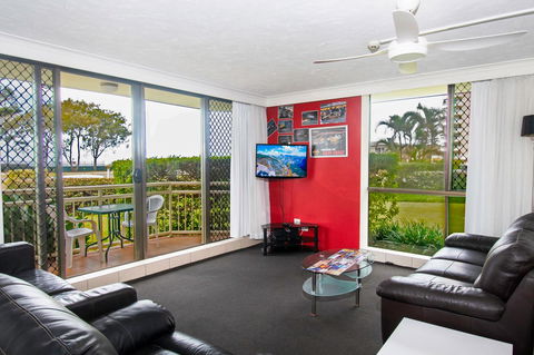 Seacrest Beachfront Apartments Surfers Paradise - Accommodation Search 9