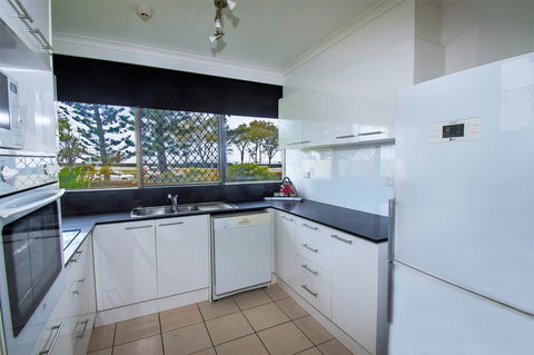 Seacrest Beachfront Apartments Surfers Paradise - Accommodation Search 12
