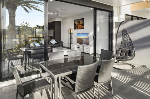 The Residences At The Peninsula - Accommodation Search 15