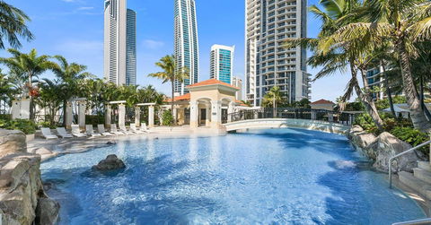Towers Of Chevron - Private Apartment - Accommodation Search 9