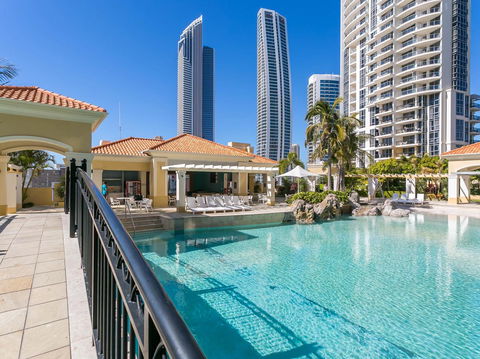 Towers Of Chevron - Private Apartment - Accommodation Search 11