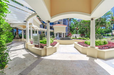 Towers Of Chevron - Private Apartment - Accommodation Search 15