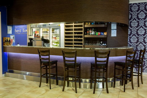 The Robert Towns - Accommodation Search 14