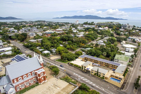 The Robert Towns - Accommodation Search 9