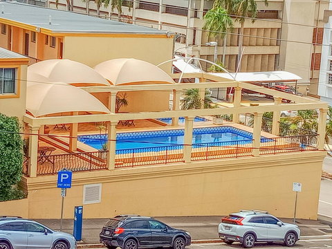 The Robert Towns - Accommodation Search 15