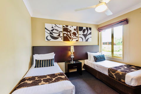 Ambassador On Ruthven - Accommodation Search 24