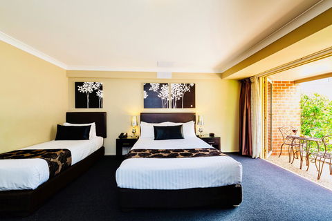 Ambassador On Ruthven - Accommodation Search 15