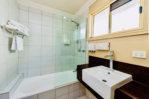 Ambassador On Ruthven - Accommodation Search 29