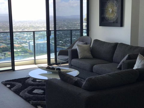Luxury 3 Bedroom In Heart Of Broadbeach - Accommodation Search 21