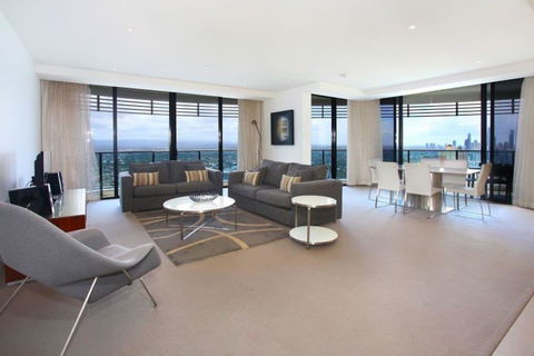 Luxury 3 Bedroom In Heart Of Broadbeach - Accommodation Search 3