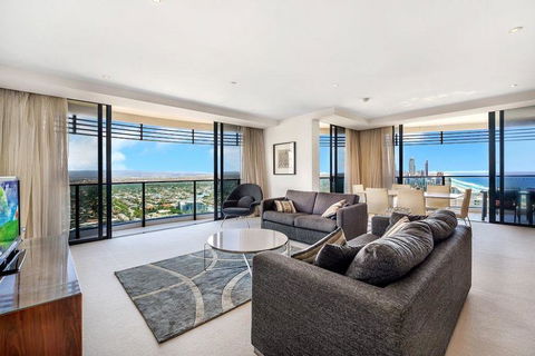 Luxury 3 Bedroom In Heart Of Broadbeach - Accommodation Search 0