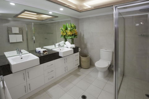 Waters Edge Apartment Cairns - Accommodation Search 4