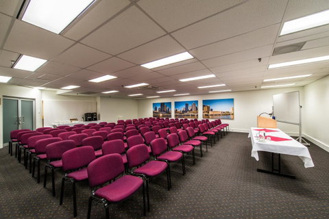 George Williams Hotel - Accommodation Search 21