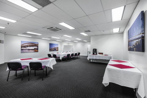 George Williams Hotel - Accommodation Search 40