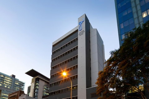 George Williams Hotel - Accommodation Search 0