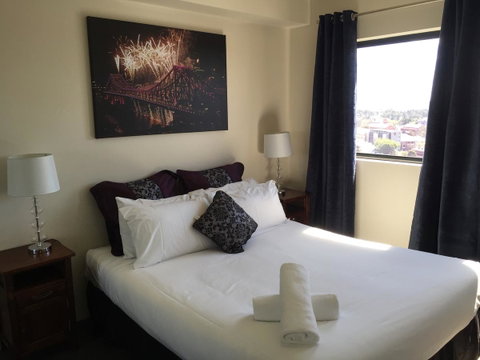 Tribeca Apartments - Accommodation Search 24