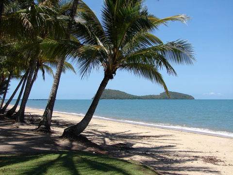 Palm Cove Beach Apartment - Accommodation Search 25