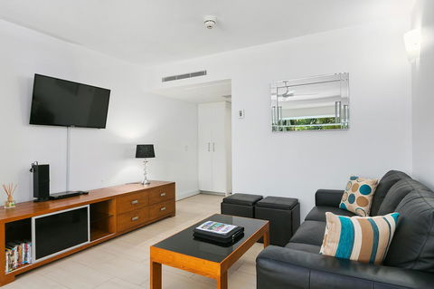 Palm Cove Beach Apartment - Accommodation Search 18