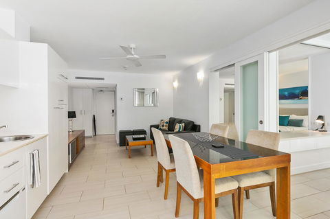 Palm Cove Beach Apartment - Accommodation Search 8