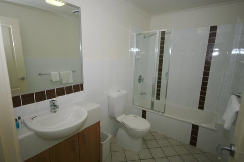La Vida On Anzac - Accommodation Search 11