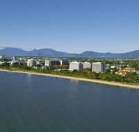 Holiday Inn Cairns Harbourside - Accommodation Search