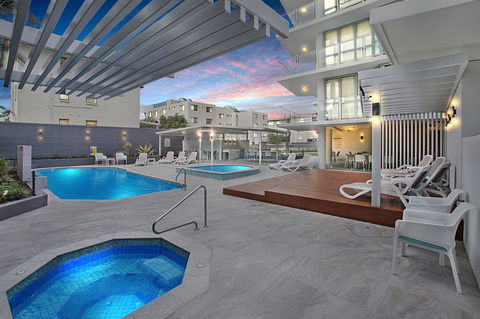 Catalina Resort - Accommodation Search 0