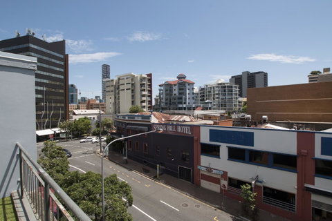 The Metropolitan Spring Hill - Accommodation Search 27