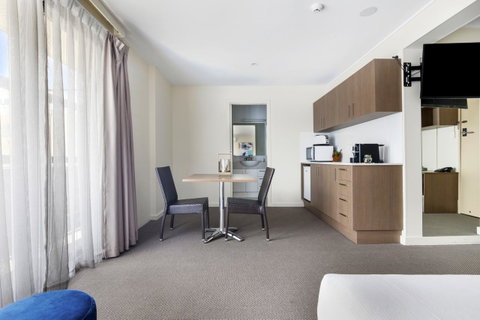 The Metropolitan Spring Hill - Accommodation Search 12