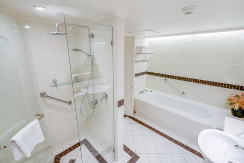 InterContinental Sanctuary Cove Resort, An IHG Hotel - Accommodation Search 2