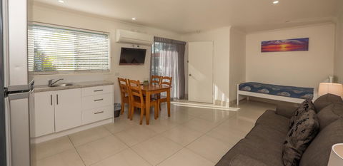 Bilinga Beach Motel - Accommodation Search 37
