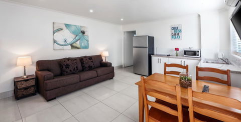 Bilinga Beach Motel - Accommodation Search 35