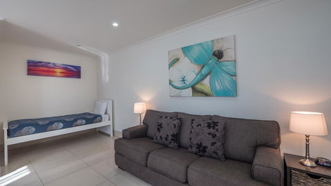 Bilinga Beach Motel - Accommodation Search 36