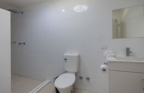 Bilinga Beach Motel - Accommodation Search 40
