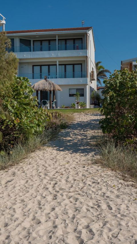 Bilinga Beach Motel - Accommodation Search 20