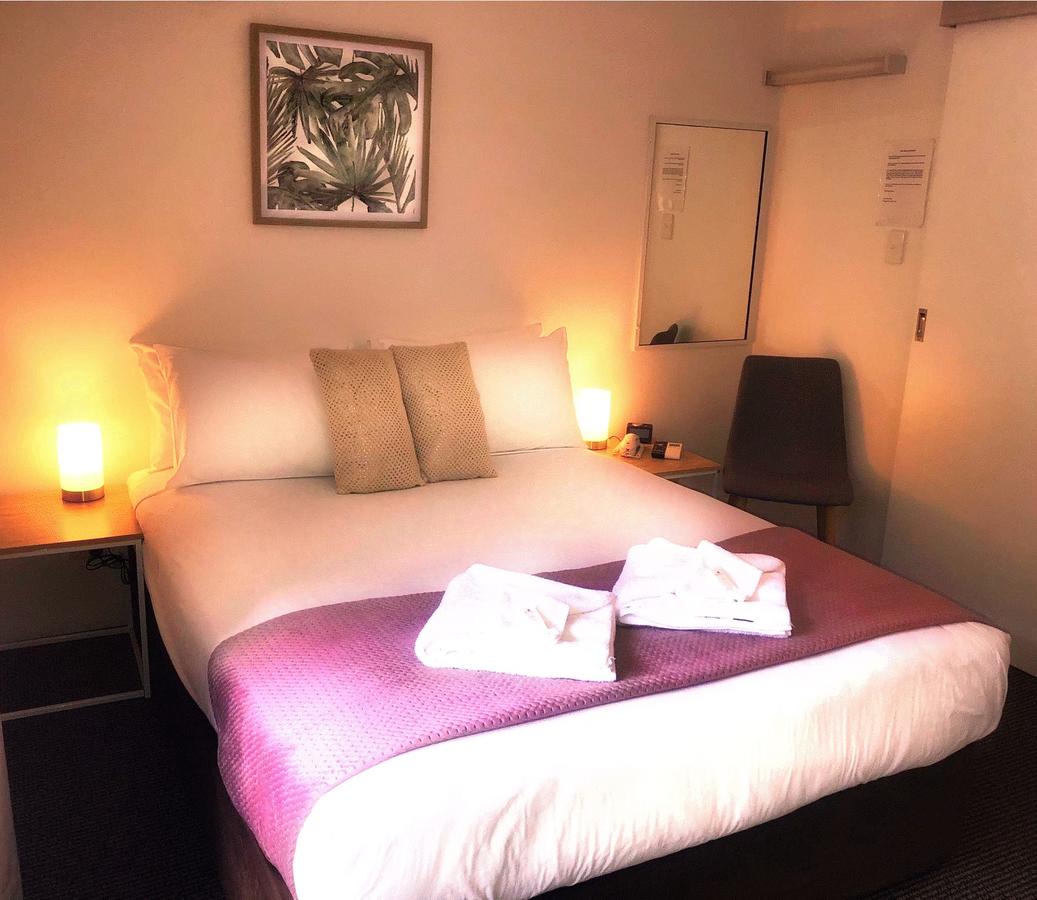 Wooloowin QLD Accommodation Search