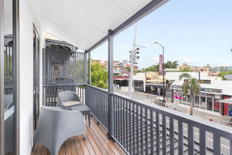 The Beetson Hotel -formerly Gambaro Hotel - Accommodation Search 25