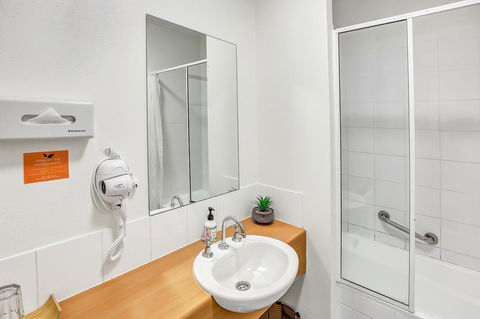 Coral Tree Inn - Accommodation Search 33