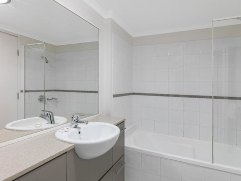 Oaks Brisbane River City Suites - Accommodation Search 10